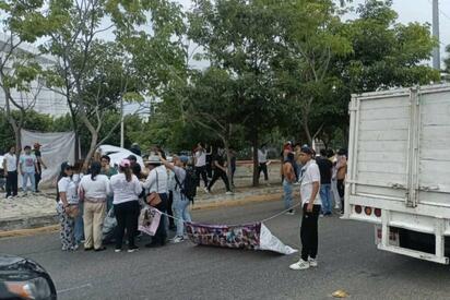 Madres buscadoras denuncian desalojo violento frente a Fiscalía de Chiapas