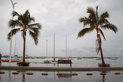 Tormenta tropical Raymond sigue azotando costas; extreman precauciones