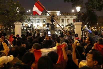 Congreso de Perú destituye a Dina Boluarte y José Jerí asume presidencia