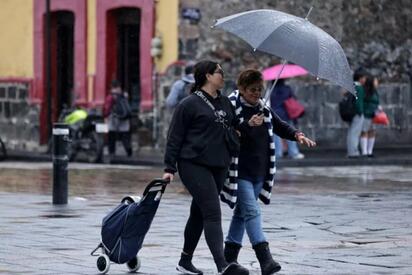Tormenta tropical Raymond toca tierra en Baja California Sur
