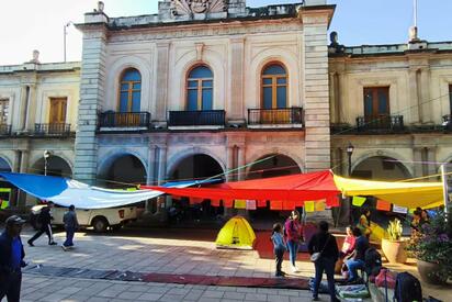 Maestros indígenas de Oaxaca inician paro de 48 horas