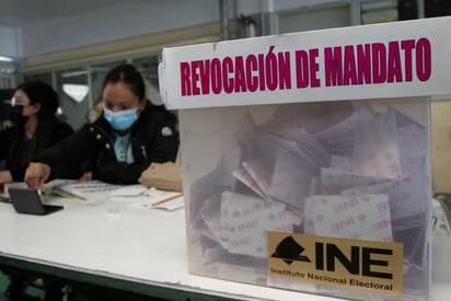 Titular del OIC del INE evita dar detalles sobre investigación a consejerías