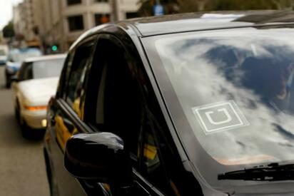 Hong Kong aprueba regulación para Uber y transporte