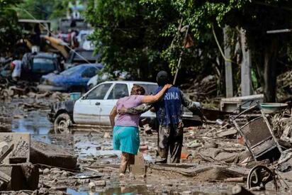 SICT reduce a 127 localidades incomunicadas por lluvias