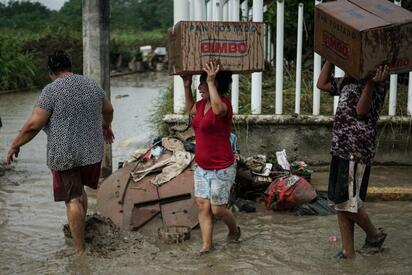 Sube a 72 el número de muertos por lluvias; 48 siguen desaparecidos