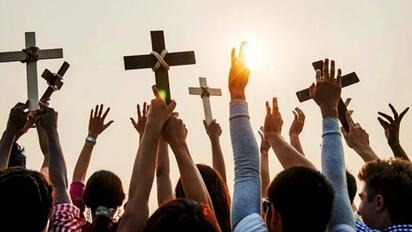 Aumentan católicos a 1,405 millones; vocaciones religiosas en descenso