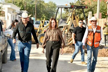 Sari Pérez supervisa obra de ‘Mejorando el agua’ en la colonia Elsa Hernández