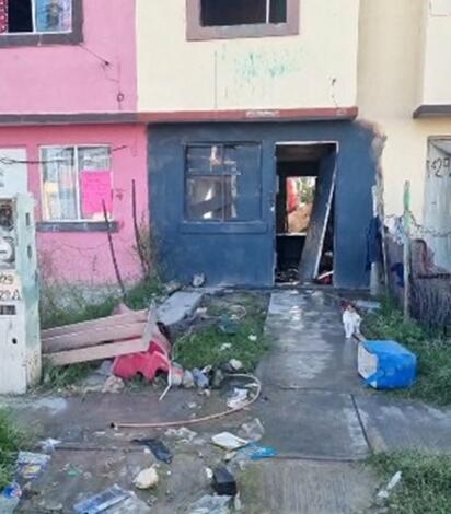 Vecinos controlan incendio en vivienda de la Colonia Las Misiones en Múzquiz