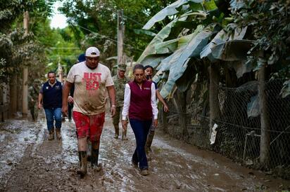 Sheinbaum supervisa ayuda y censos en zonas afectadas de Puebla