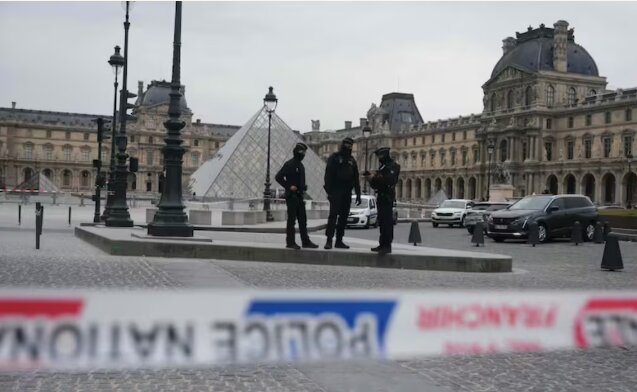  Louvre