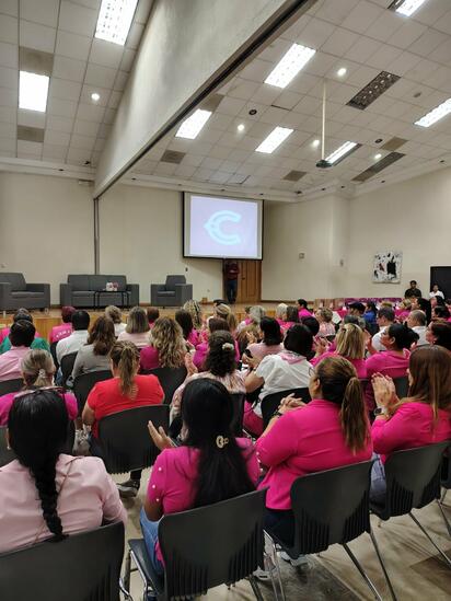 “Conferencia en Nueva Rosita promueve prevención de cáncer mamario”