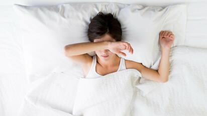 ¿Qué significa soñar que te caes y por qué ocurre al dormir?