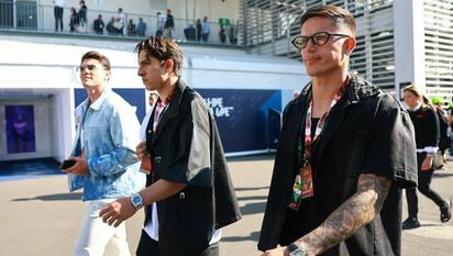 Jugadores del América se reúnen con Max Verstappen en el GP México