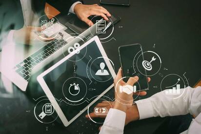 Del periódico al algoritmo: buscar trabajo en 2025 es digital
