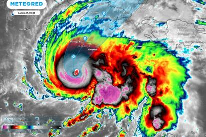 ¡Alerta Máxima! Huracán Melissa categoría 5 toca tierra en Jamaica y Cuba