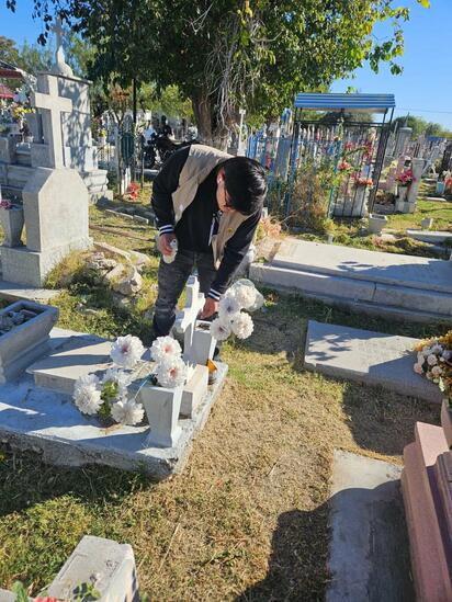 Jurisdicción Sanitaria 01 refuerza prevención de enfermedades transmitidas por vector en panteones de Piedras Negras y Nava