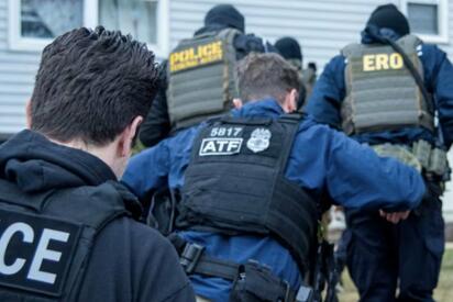 Polémica en EE. UU por agentes migratorios con máscaras de Halloween