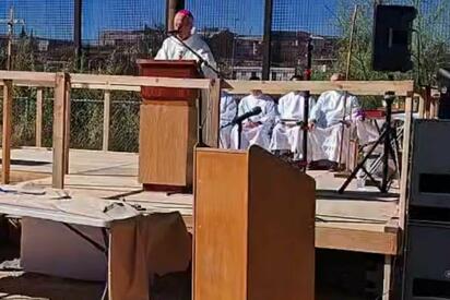 Realizan misa binacional en frontera de El Paso y Ciudad Juárez por migrantes fallecidos