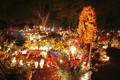 “Solo en México: donde la muerte también tiene fiesta”