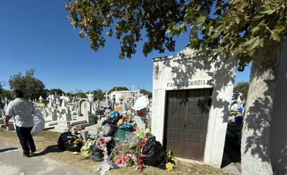Celebraciones de Día de Muertos dejan ocho toneladas de residuos