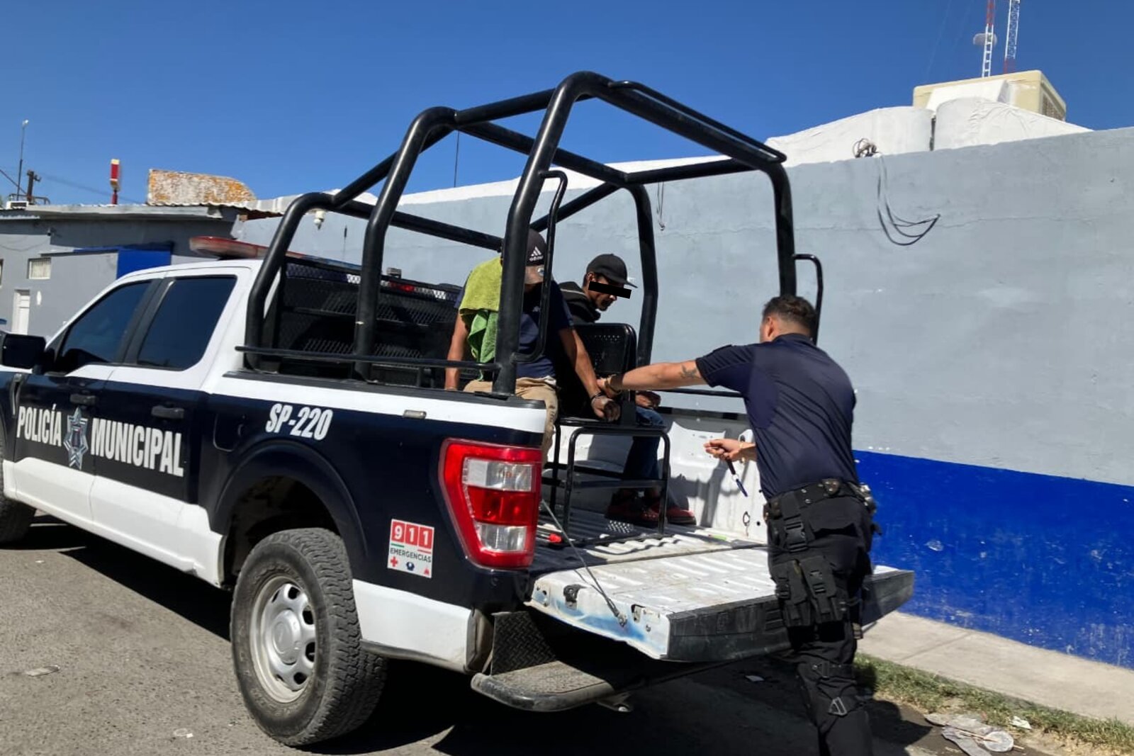 Policía Municipal detiene a dos hombres bajo los efectos de drogas 