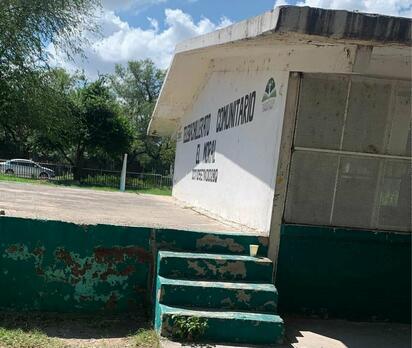 Clausuran chatarrera y detienen a cuatro personas por robo en el Telebachillerato del ejido El Moral