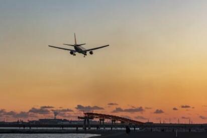 FAA ordena reducción de vuelos en 40 aeropuertos de EE. UU por ccierre