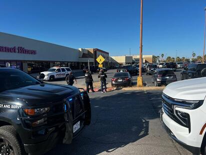 Agresión entre dos personas provoca pánico en el Mall de las Águilas; ambos resultan heridos