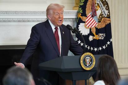 Trump indulta a Giuliani y aliados por caso electores 2020