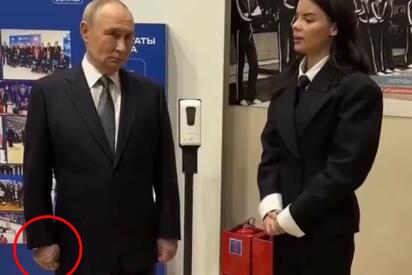 Video muestra la mano hinchada de Putin y genera dudas sobre su salud