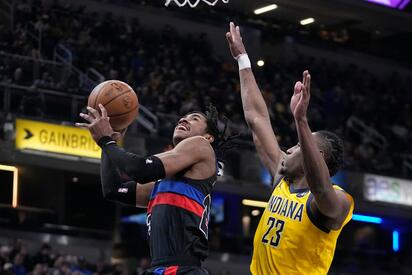 Los Pistons, mejores del Este, extienden su racha de victorias ante los Pacers, que atraviesan una mala racha.