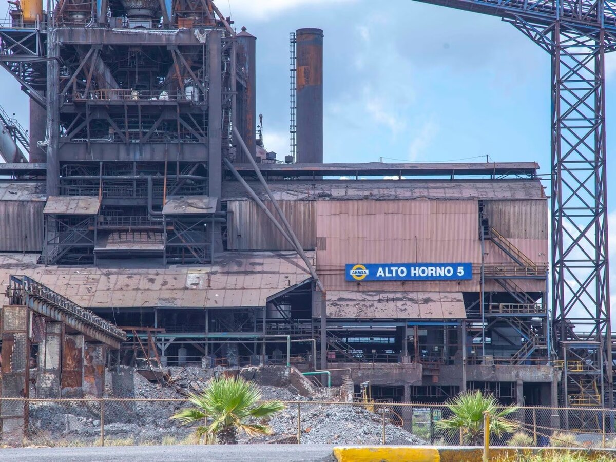 Industria del acero enfrenta riesgo de crisis tras quiebra de AHMSA
