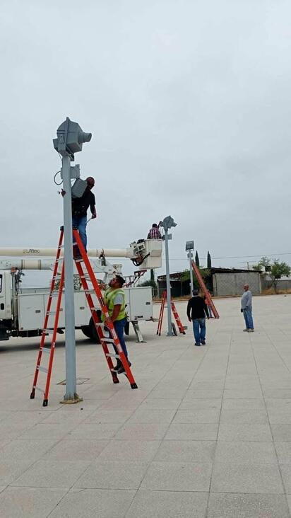 Iluminación urbana se fortalece con nuevas acciones técnica