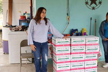 DIF San Juan de Sabinas entrega asistencia social alimentaria en el Ejido Zaragoza