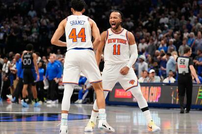 Derrotaron los Knicks a los Mavs 113-111; polémico silbatazo