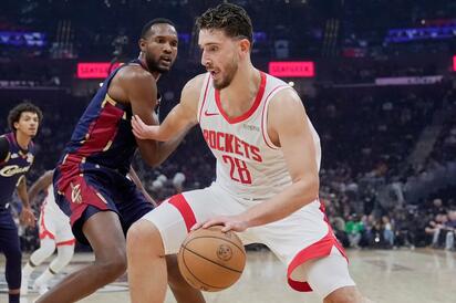 Houston Rockets frenan reacción de Cavaliers y se imponen 114-104