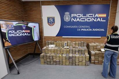 España desmantela 'oficina' del CJNG con 20 detenidos y toneladas de droga