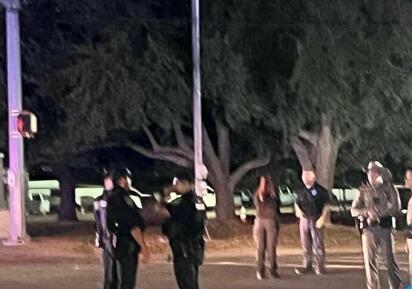 Flujo de paisanos congestiona cruce Eagle Pass–Piedras Negras y deja un oficial atropellado