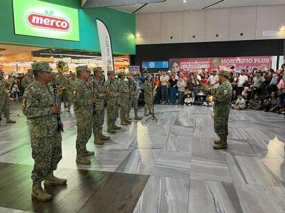 Concierto de la Banda de Música de la XI Región Militar llena de ritmo el Paseo Monclova