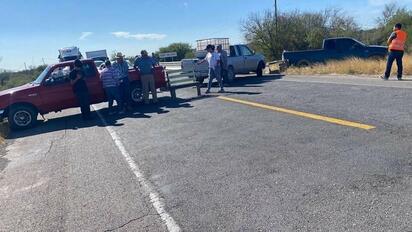 Protesta de ganaderos cierra carretera 29 en Zaragoza