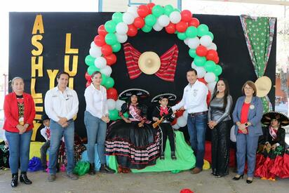 Escuela Rubén Moreira de Nueva Rosita celebra festival revolucionario