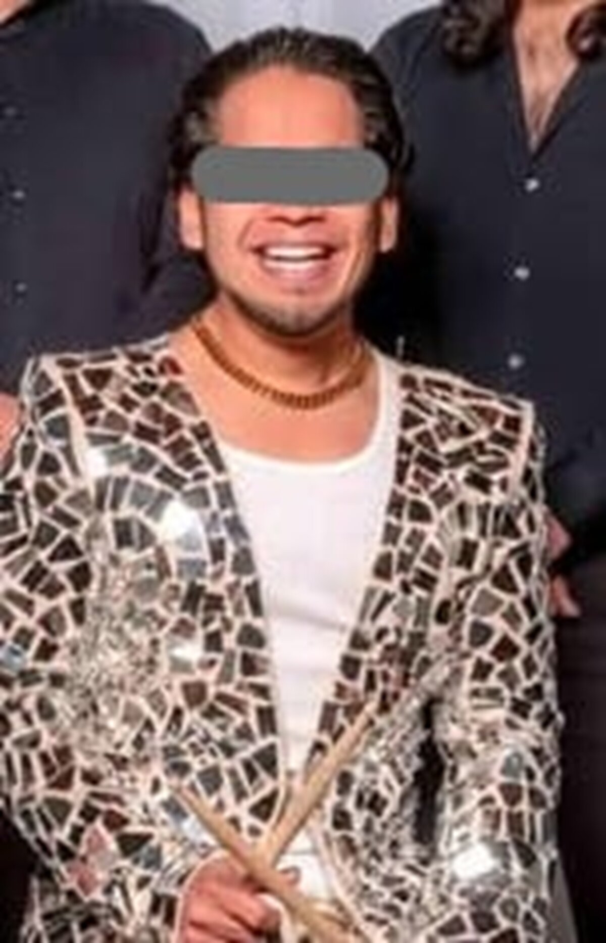 Erick “N”, integrante de un famoso grupo musical, es detenido y queda a disposición del Juez