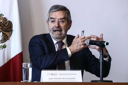 Juan Ramón de la Fuente toma licencia por cirugía en SRE