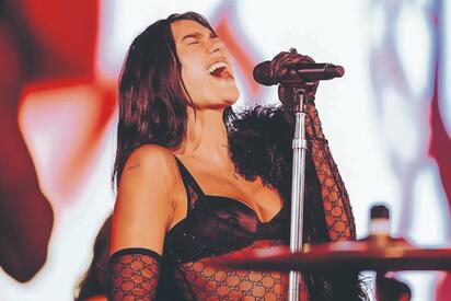 Petro respalda a Dua Lipa tras aglomeraciones en Bogotá