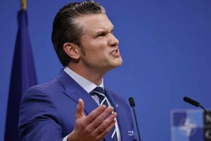 Demócratas piden investigar a Pete Hegseth por doble ataque a tripulantes de barco