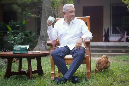 AMLO vuelve a redes con el anuncio de su libro “Grandeza”
