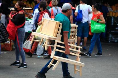 Pobreza laboral aumenta en 17 ciudades de México: Inegi