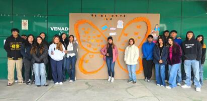 Estudiantes del TECNM Múzquiz crean mural contra la violencia hacia mujeres y niñas