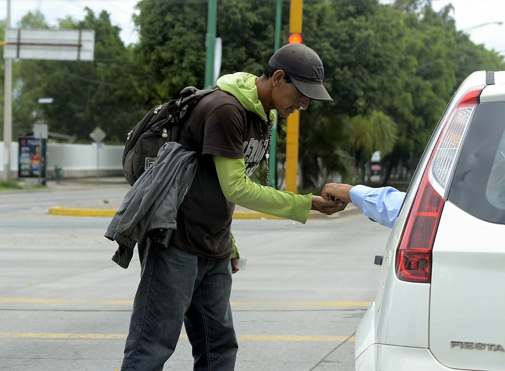 Pedigüeños y ambulantes