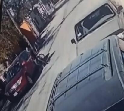 Cámaras captan a individuo robando en la colonia Mundo Nuevo